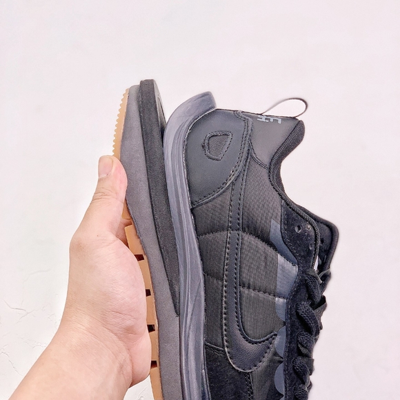 Nike Vaporwaffle sacai Black Gum - Picture 8 of 9